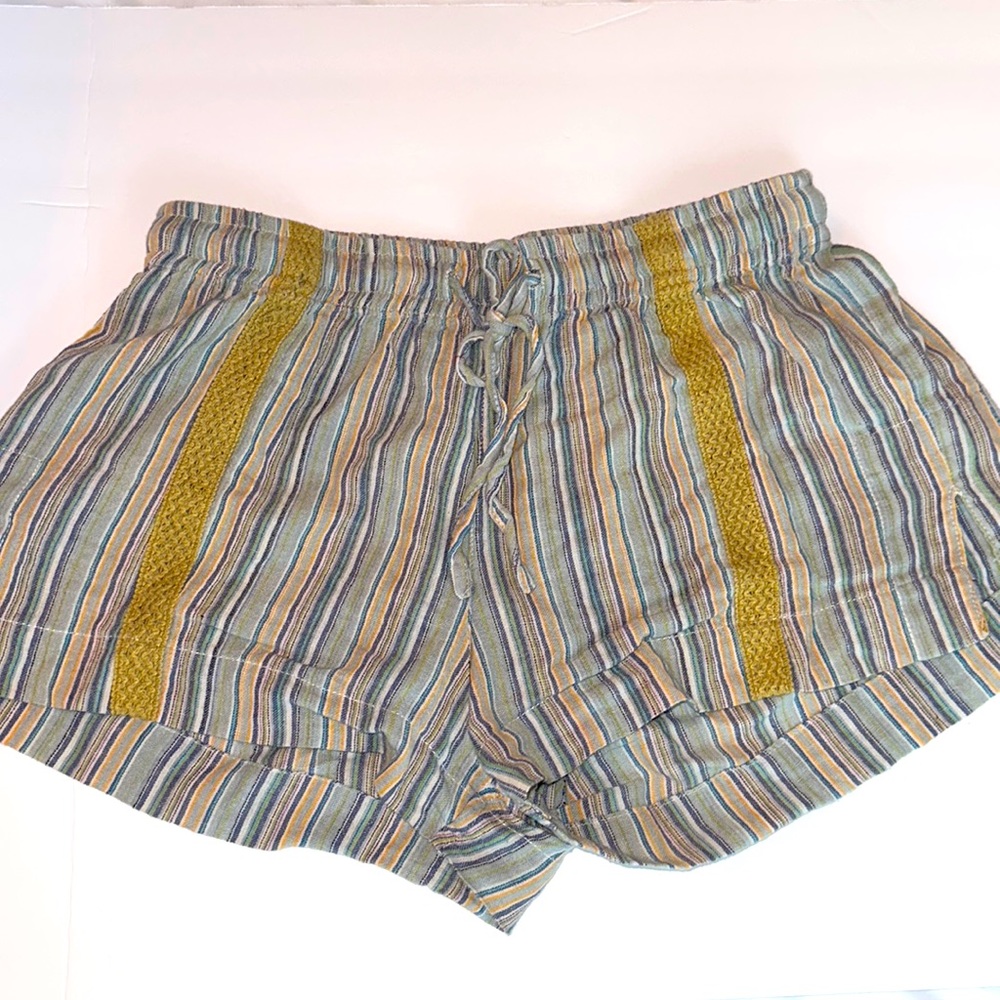 Earthbound casual striped shorts